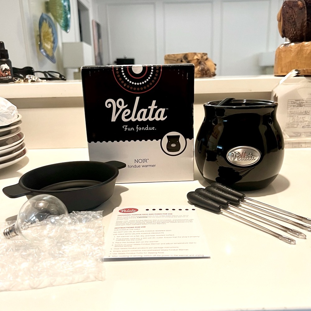 New Velata fondue warmer in Noir, by Scentsy